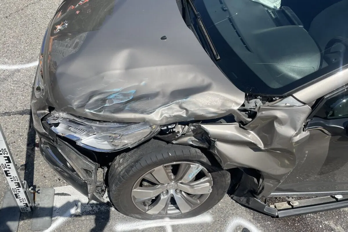 St.Gallen - Kollision zwischen Lastwagen und einem Auto