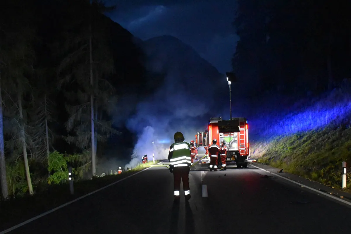 Ardez GR - Auto bei Unfall ausgebrannt - Zeugenaufruf