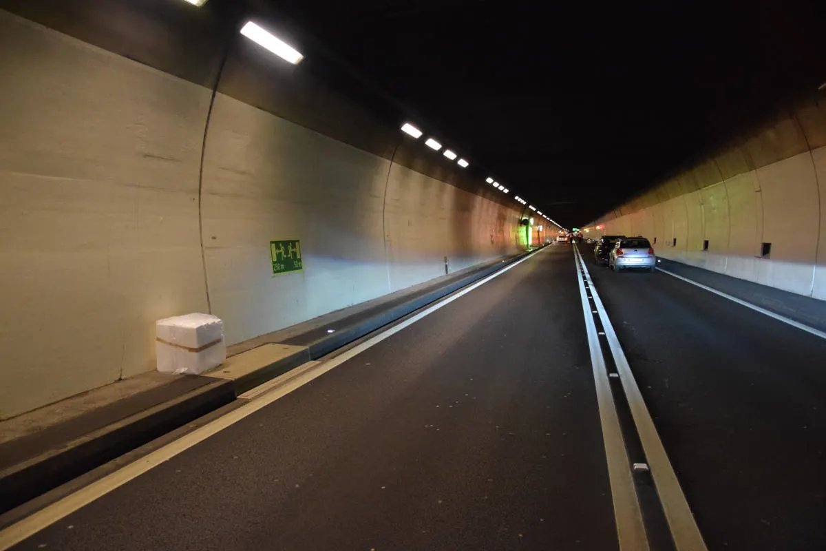 Tunnel Lopper / Alpnachstad OW - Auffahrkollisionen im Morgenverkehr