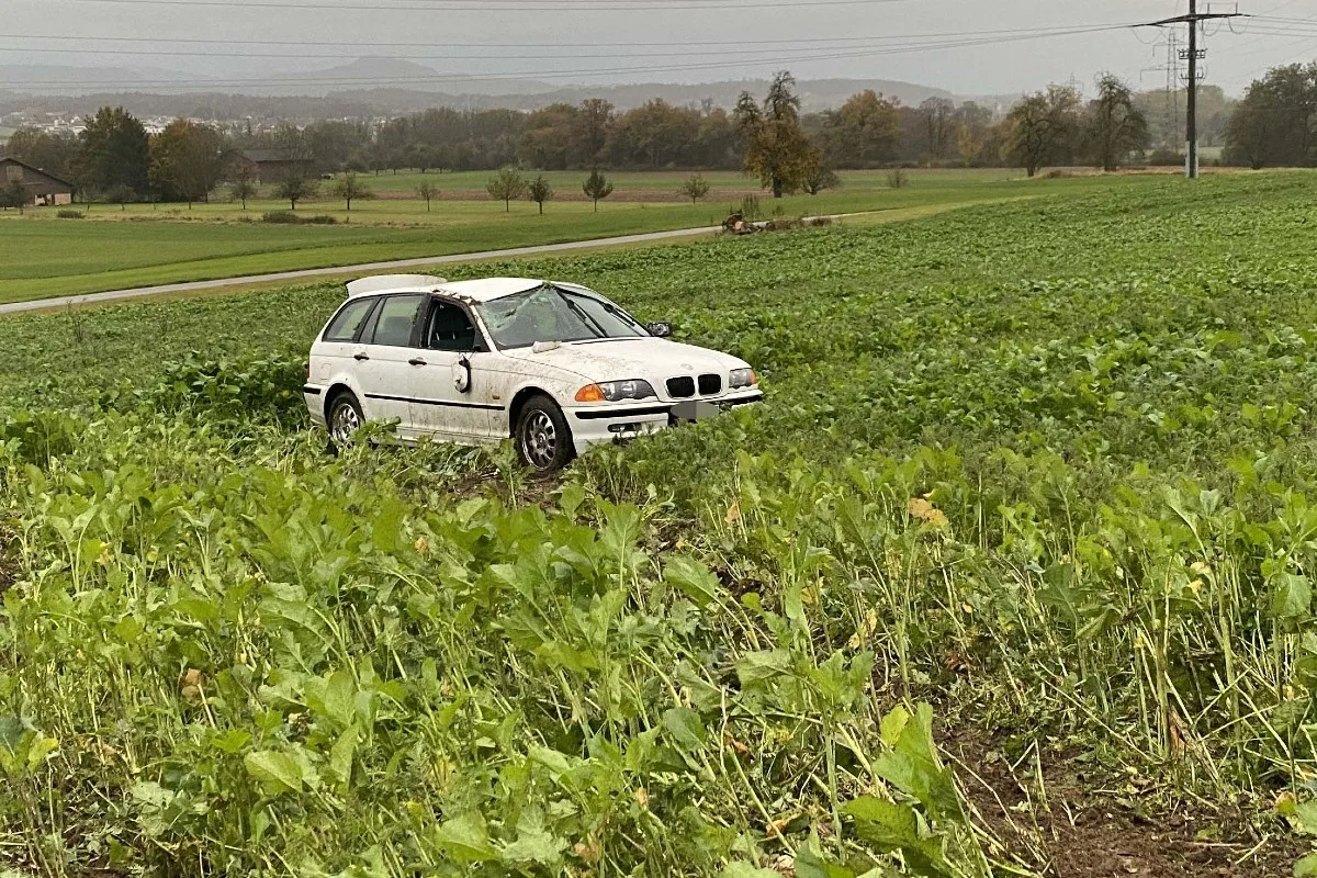 Rottenschwil BE - 20-jähriger Lenker verliert Kontrolle über BMW 