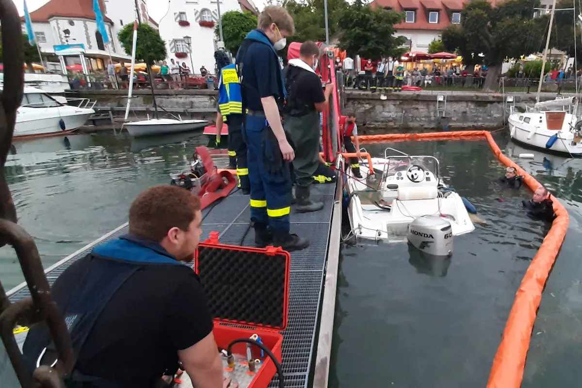 Lindau – Sportboot versinkt im Wasserburger Hafen – THW-Taucher im Einsatz