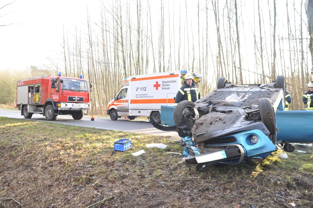 Beedenbostel / Eldingen: Zwei Schwerverletzte bei Verkehrsunfall