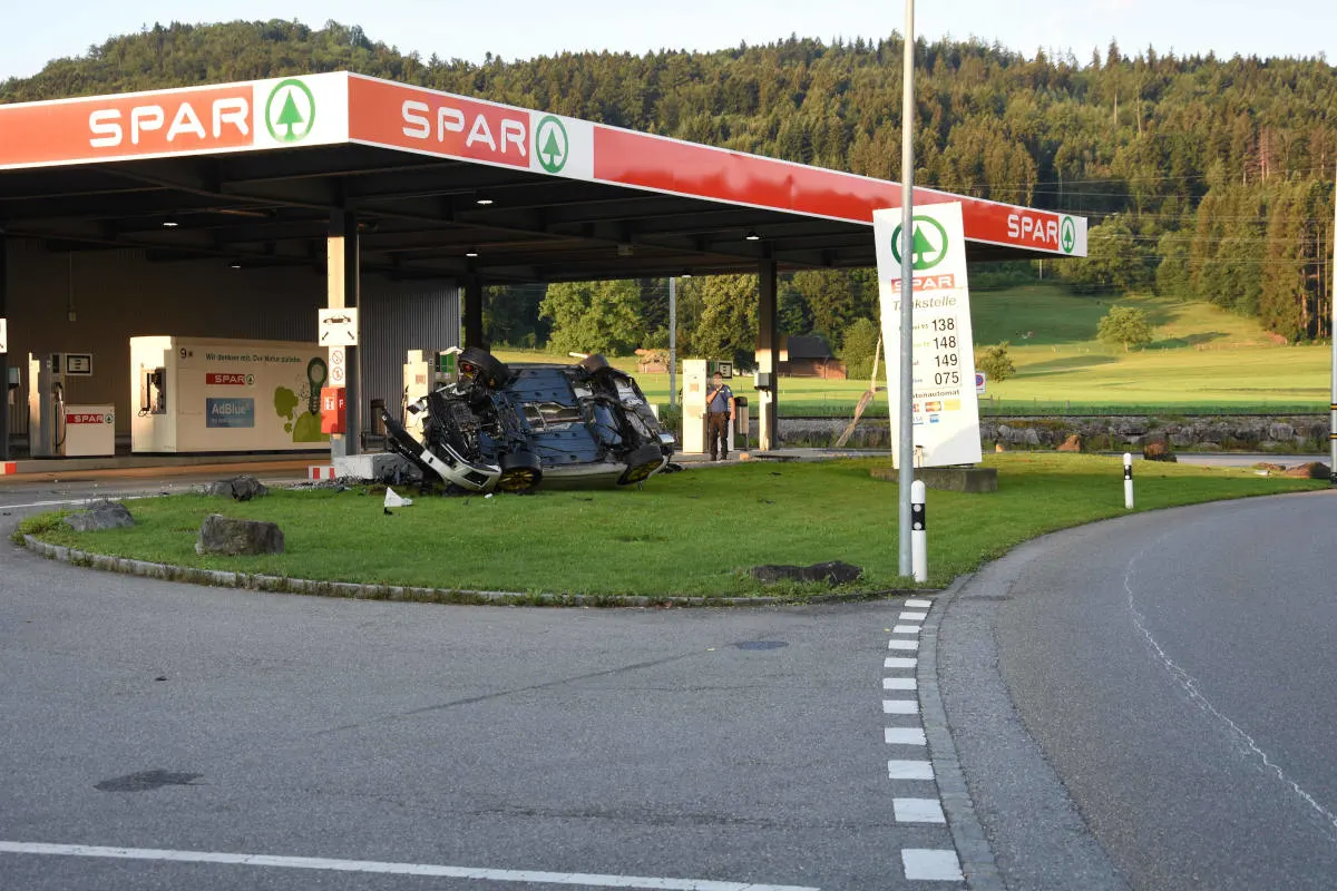 Gossau SG – Unfallstelle nach Selbstunfall verlassen