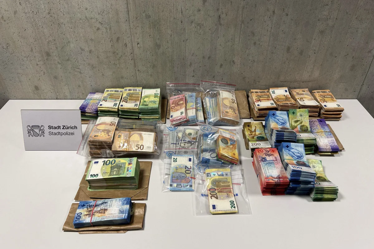 Zürich  - Mehrere Festnahmen nach Telefonbetrug  - eine halbe Million Franken sichergestellt