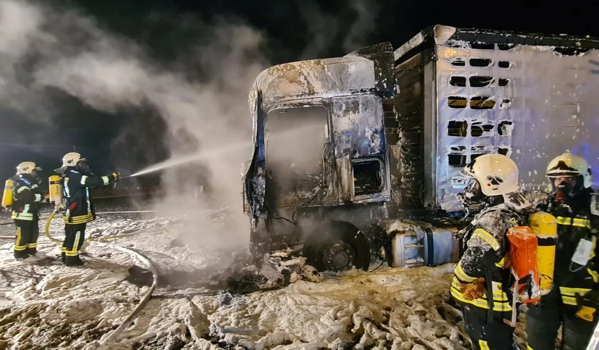 Waltershausen – Schwerverletzter nach Lkw- Brand auf Rastanlage der BAB 4