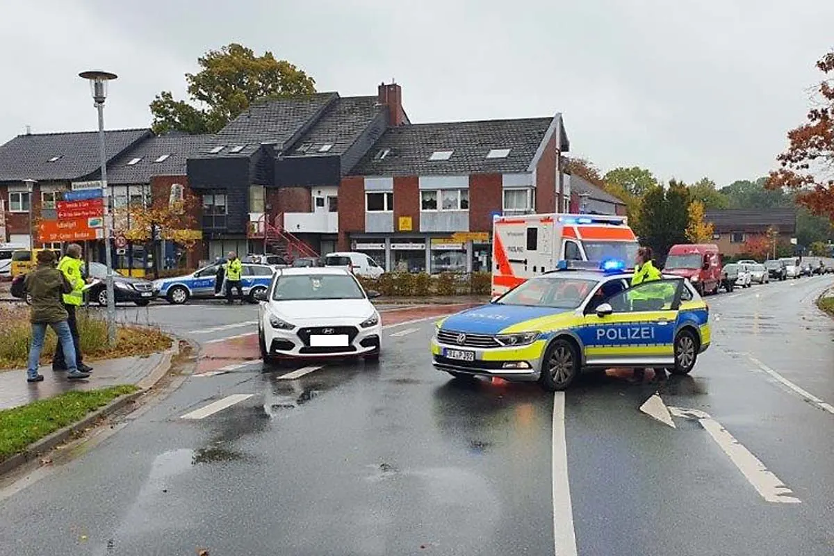 Verkehrsunfall mit schwerverletzter Fußgängerin in Hohenkirchen - Hund blieb unverletzt