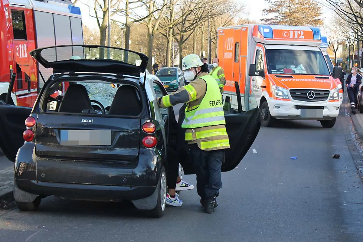 Dringender Zeugenaufruf aus Aachen - Mann bei Verkehrsunfall lebensgefährlich verletzt
