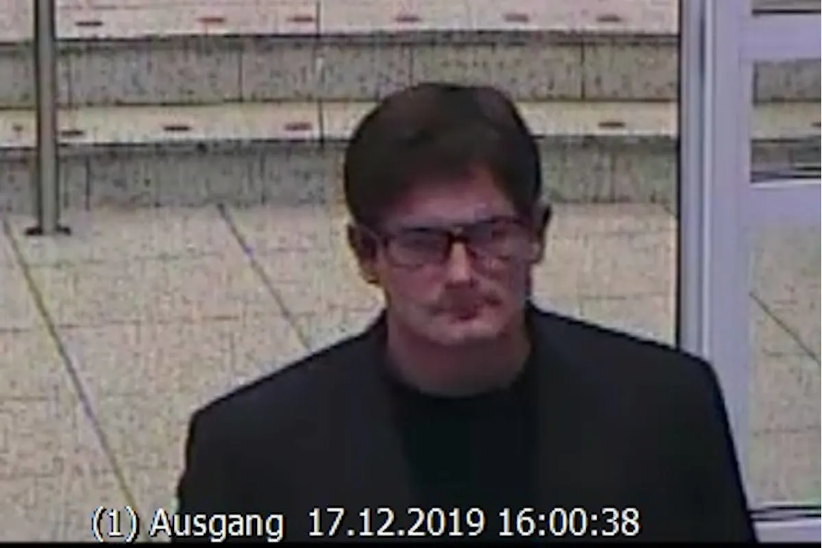 Düren – Fahndung nach unbekanntem Geldabheber