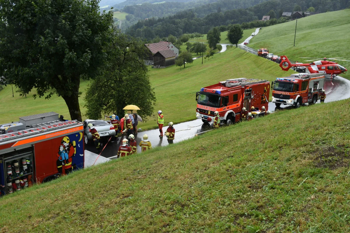 Altstätten SG - Mit Subaru gegen Baum geprallt