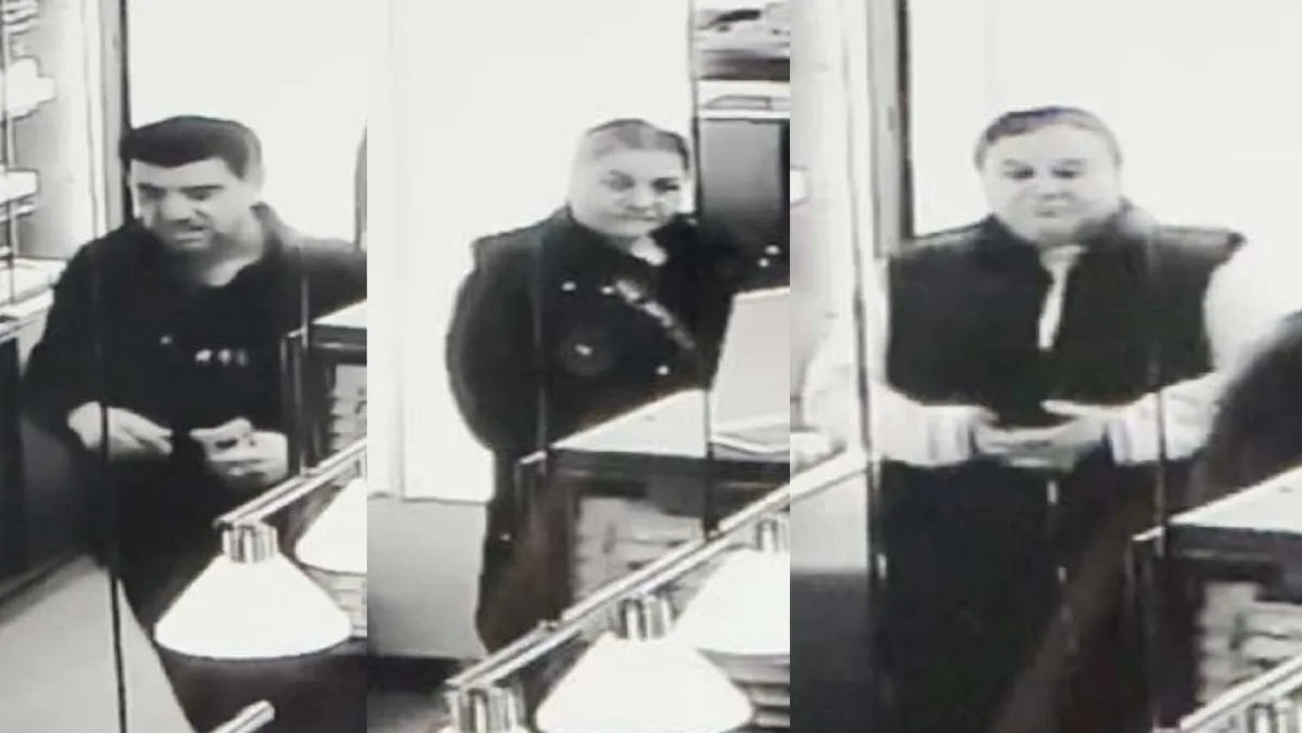 Drei Personen stehen in einem Geschäft an der Theke, festgehalten von einer Überwachungskamera. Jede Person ist in einem separaten Bildbereich zu sehen.