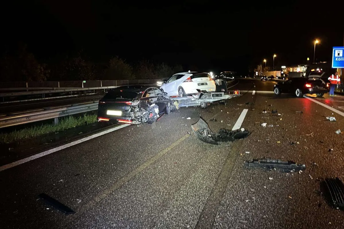 Kölliken/A1 AG - 100'000 Franken Sachschaden und Verkehrsbehinderungen nach Unfall mit Folgeunfall 