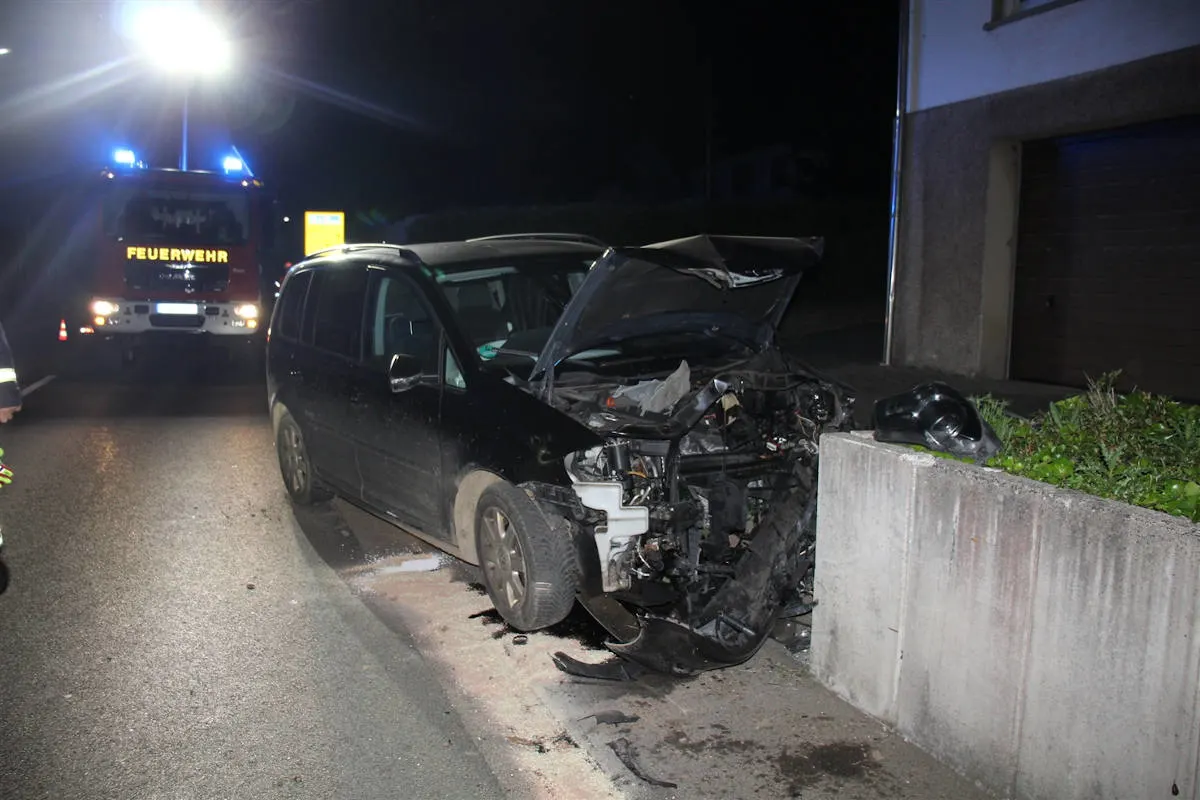 Kreuztal / Burbach – Zwei Verkehrsunfälle mit Verletzten unter Alkoholeinfluss