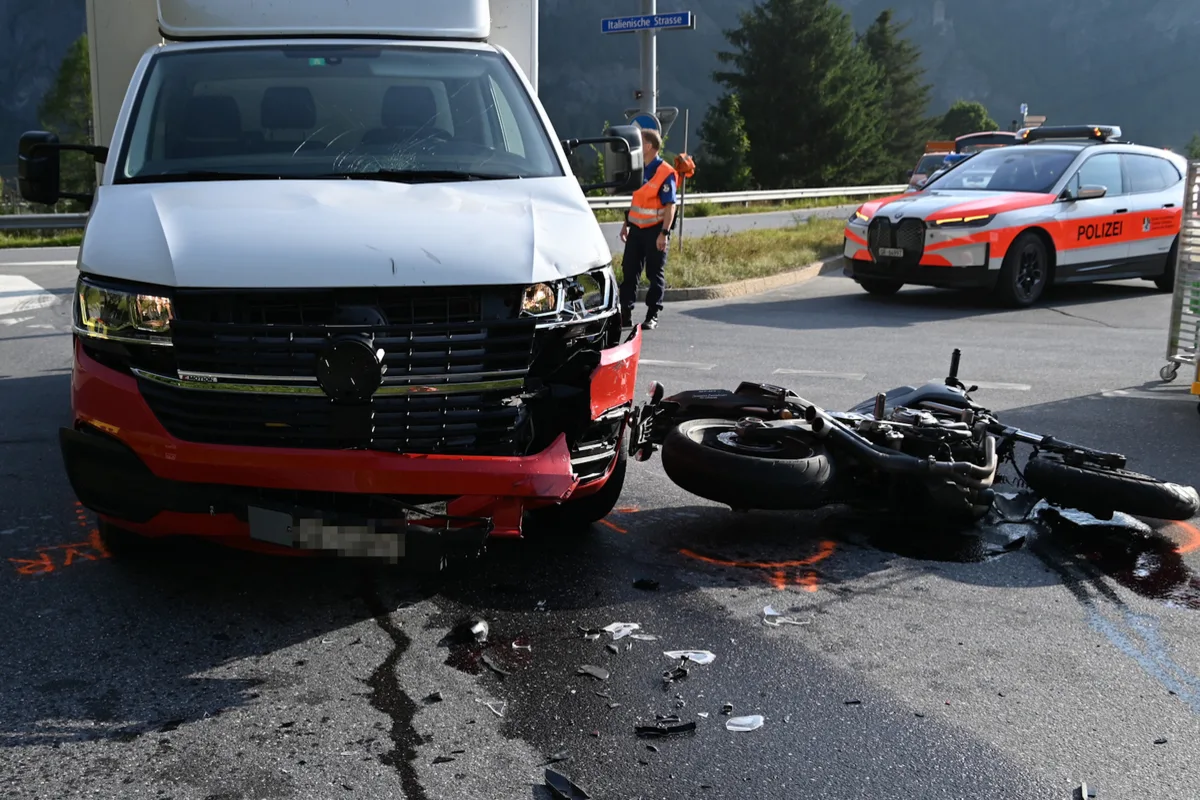Unfall in Unterrealta GR - Motorradfahrer übersehen