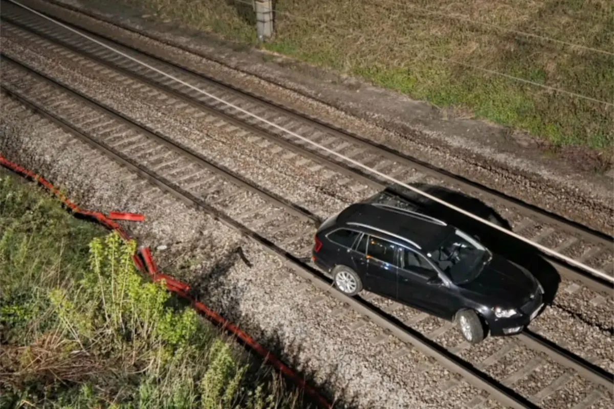 Unfall in Stockham – Alkoholisierter Lenker landet auf Bahngleisen