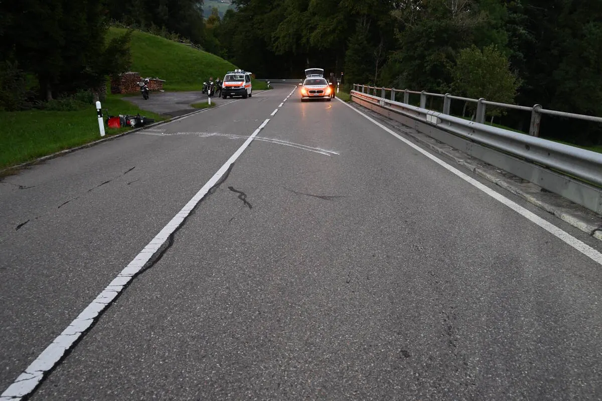Altstätten SG - Motorradfahrerin nach Selbstunfall unbestimmt verletzt