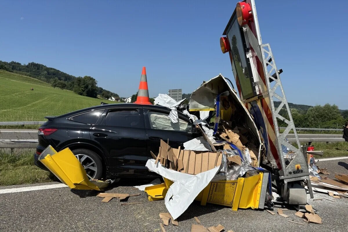 Unfall bei Wängi TG – Auto prallt in Baustellenabschrankung