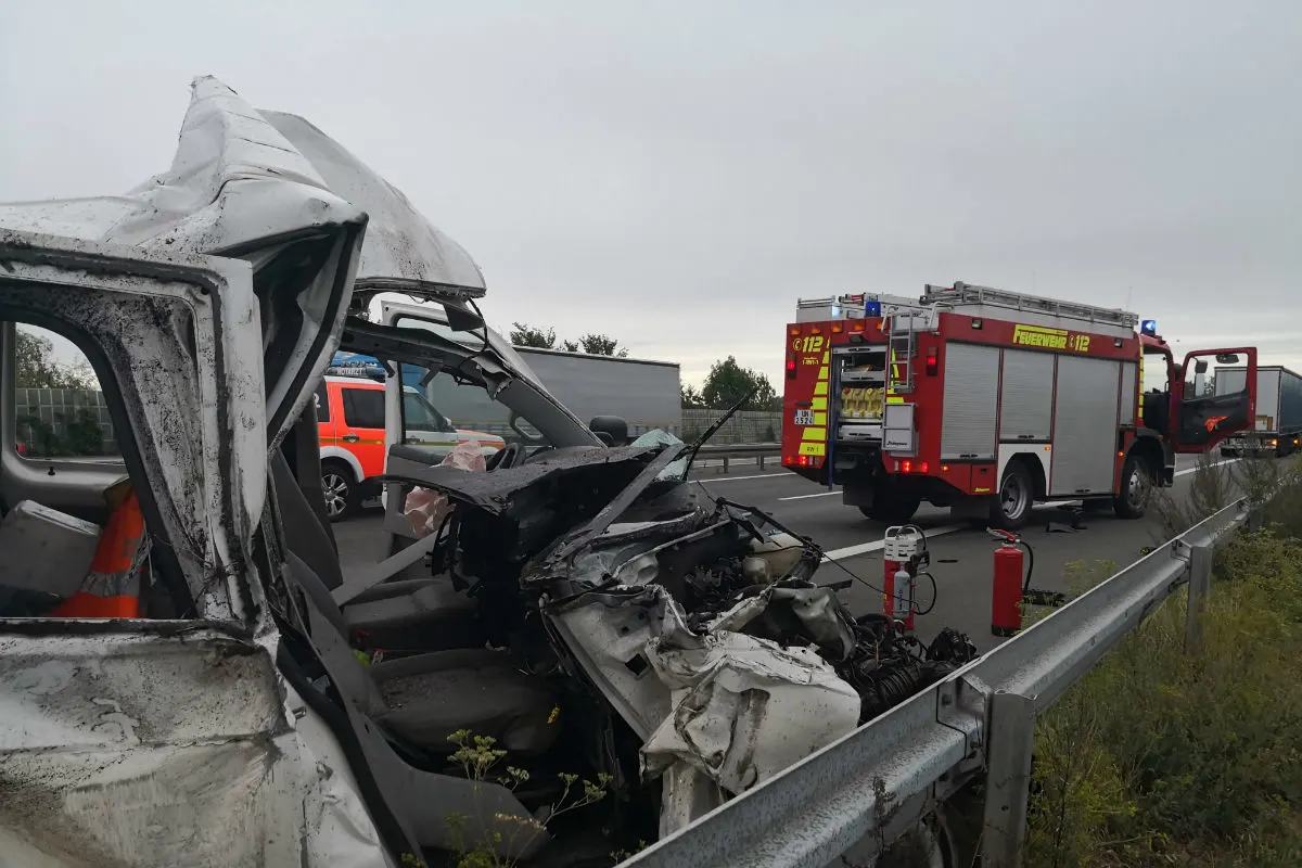 Schwerer Verkehrsunfall auf der Bundesautobahn 1 