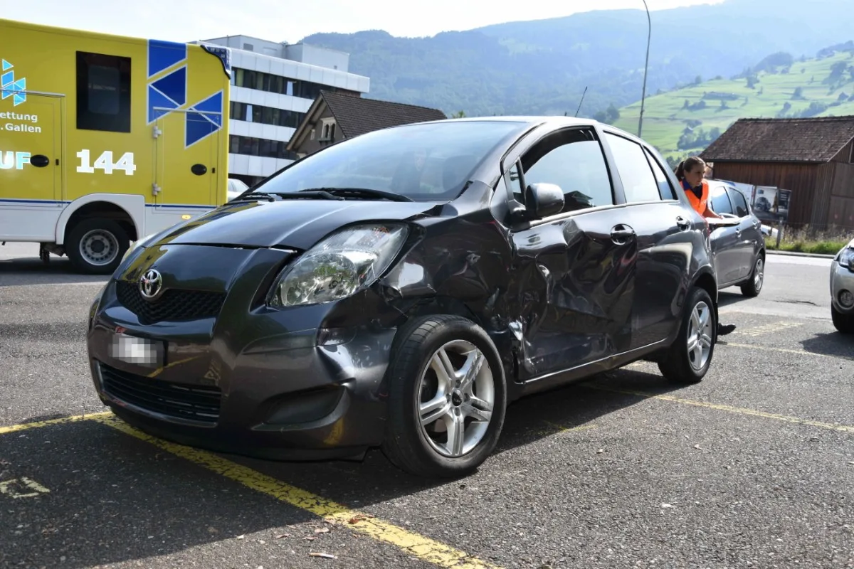 Grabs SG - Selbstunfall mit Auto – 62-jährige Fussgängerin verletzt