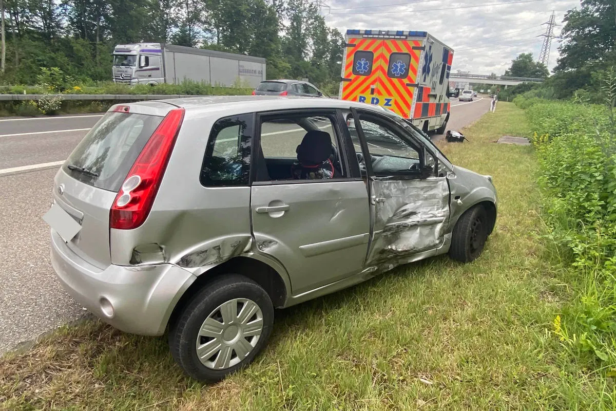 A14 Risch Rotkreuz ZG – Kollision bei Spurwechsel
