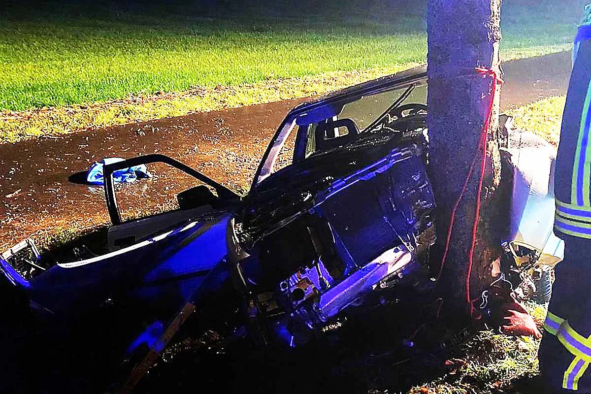 Tragödie in Harsefeld - Frau stirbt nach Verkehrsunfall, ihre Mann trug lebensgefährliche Verletzungen davon
