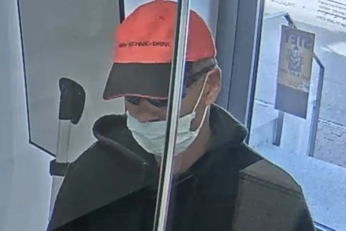 Banküberfall in Erlen TG - Raiffeisenbank wurde heute Vormittag Ziel eines Überfalls - Täter auf der Flucht