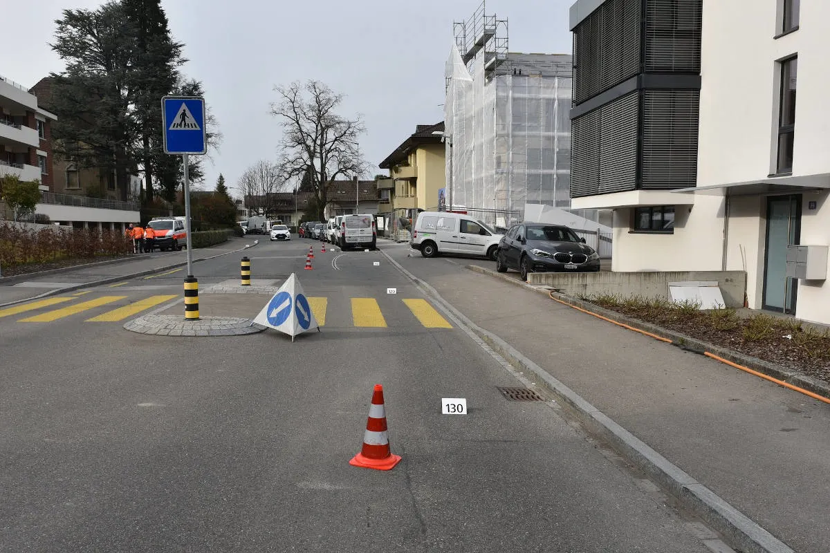 Rüschlikon ZH – Velofahrer bei Ausweichmanöver gestürzt