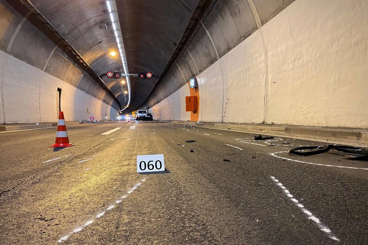 A3 Wollerau SZ – Auffahrkollision im Blatttunnel