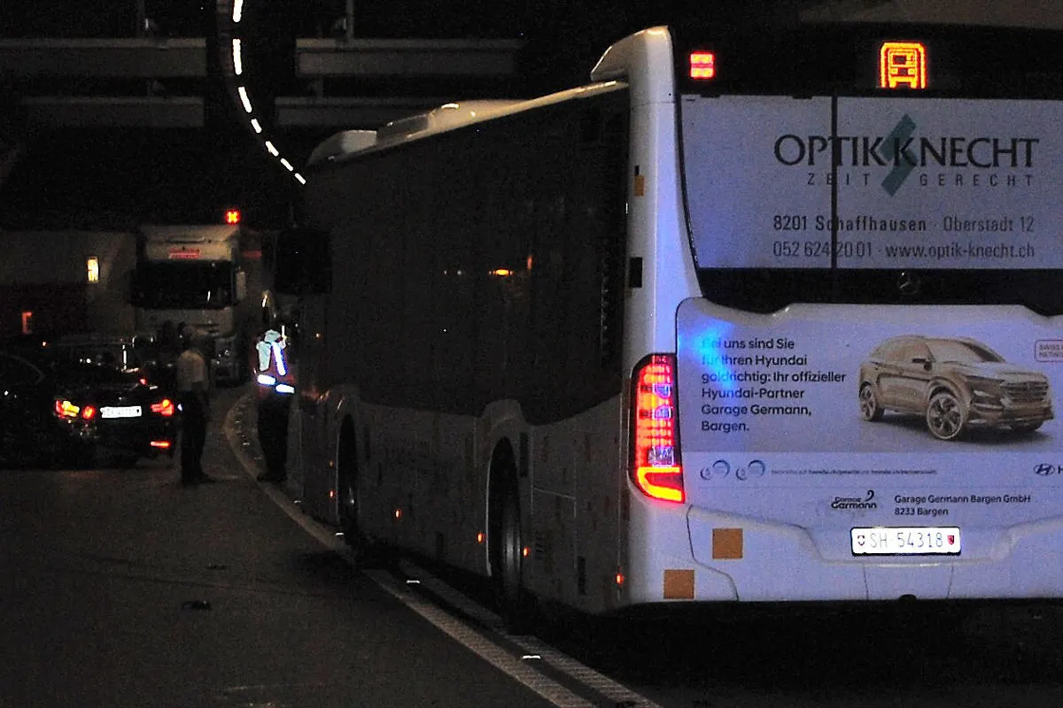 Stadt Schaffhausen - Verletzte Personen bei Verkehrsunfall mit mehreren Fahrzeugen