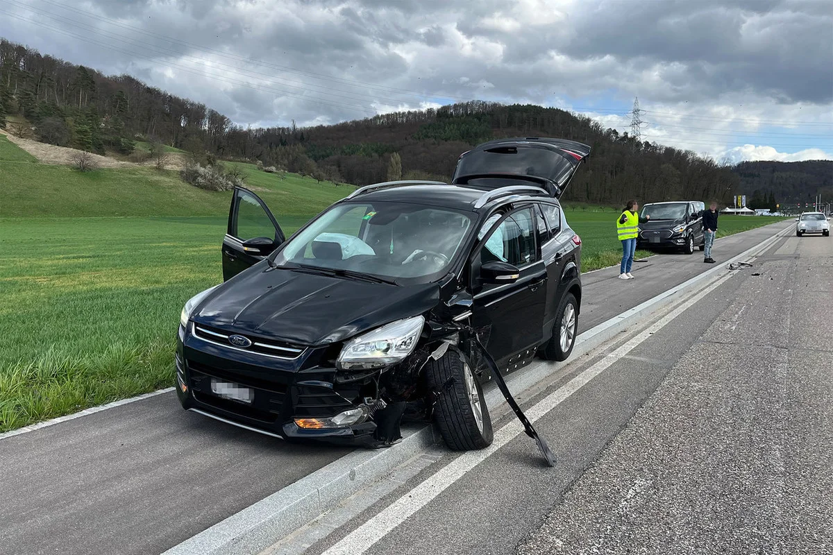 Bubendorf BL - Lernfahrerin gerät bei Unfall auf die Gegenfahrbahn