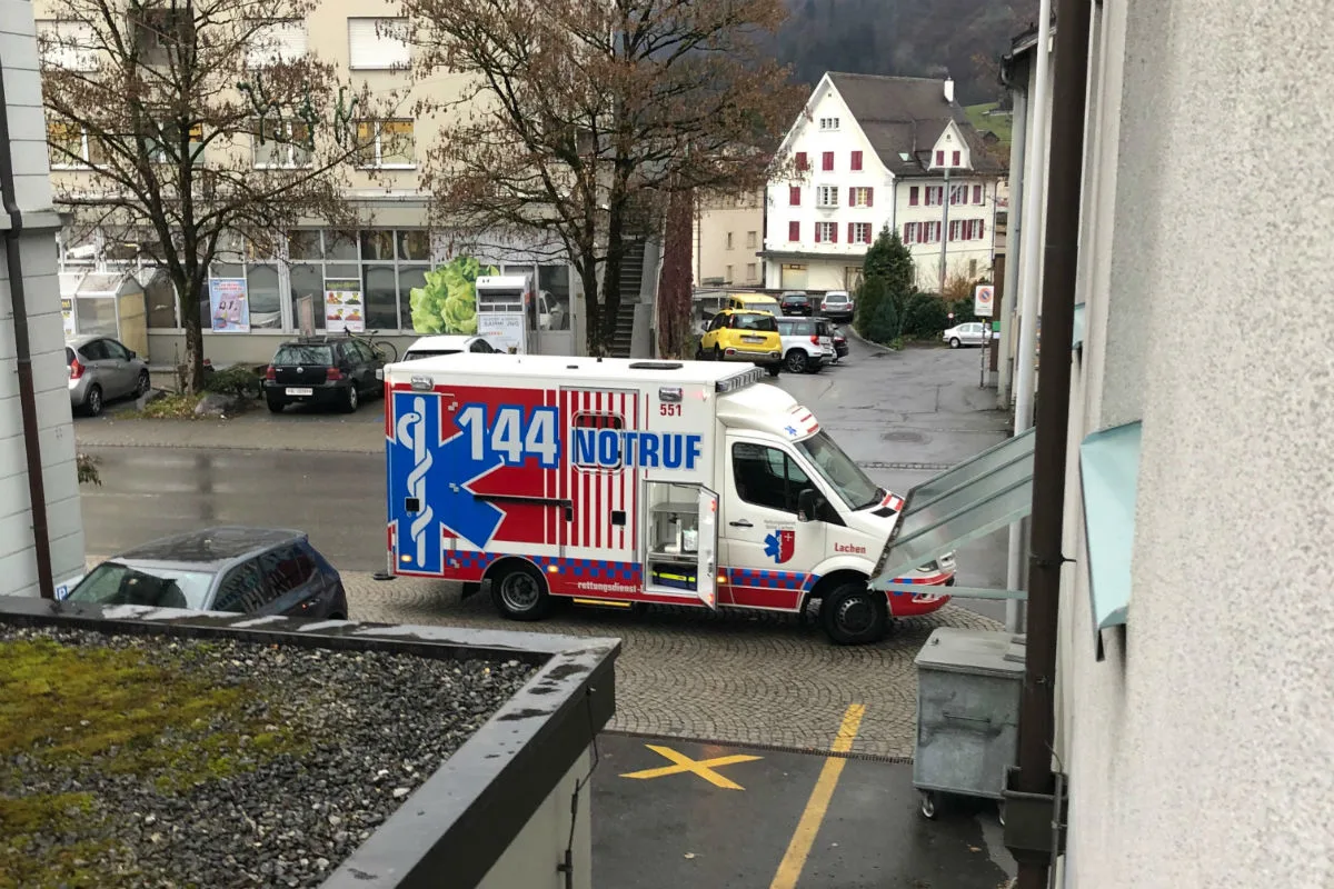 Schwanden GL - Fussgängerin angefahren und verletzt