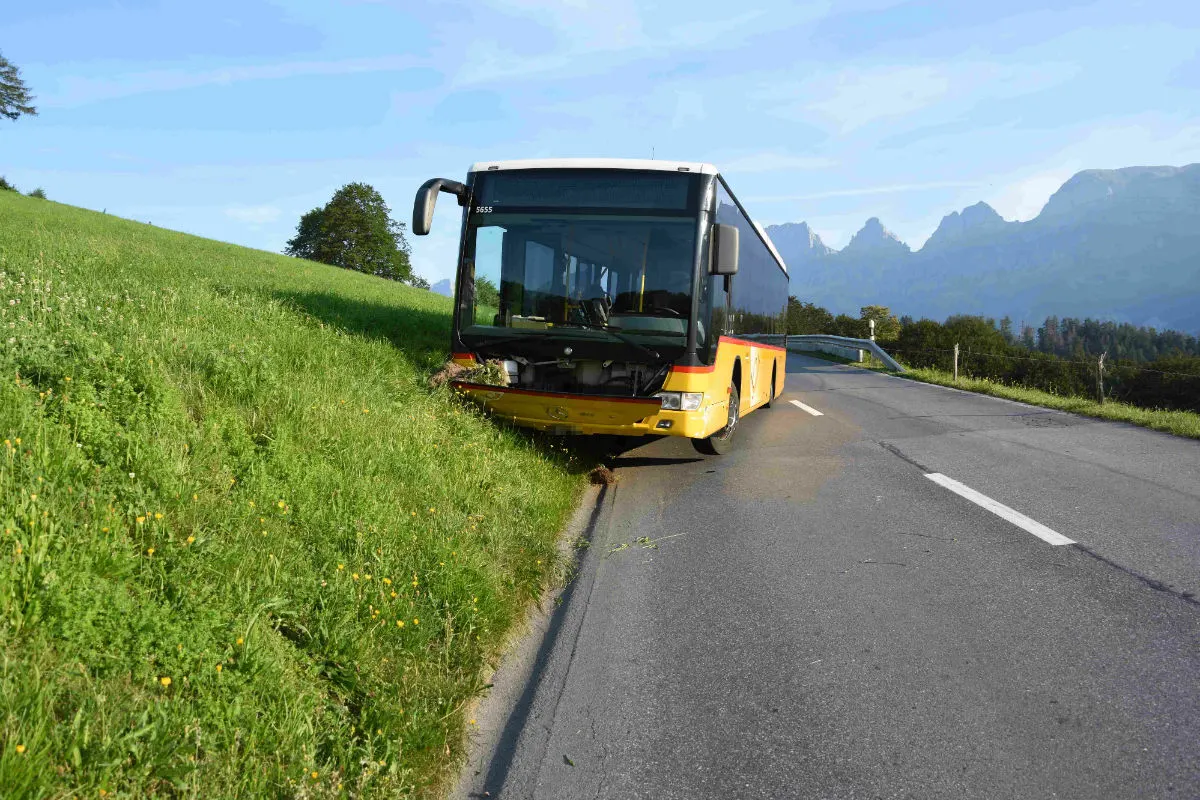 Flumserberg SG - Postauto-Chauffeur bricht zusammen und stirbt