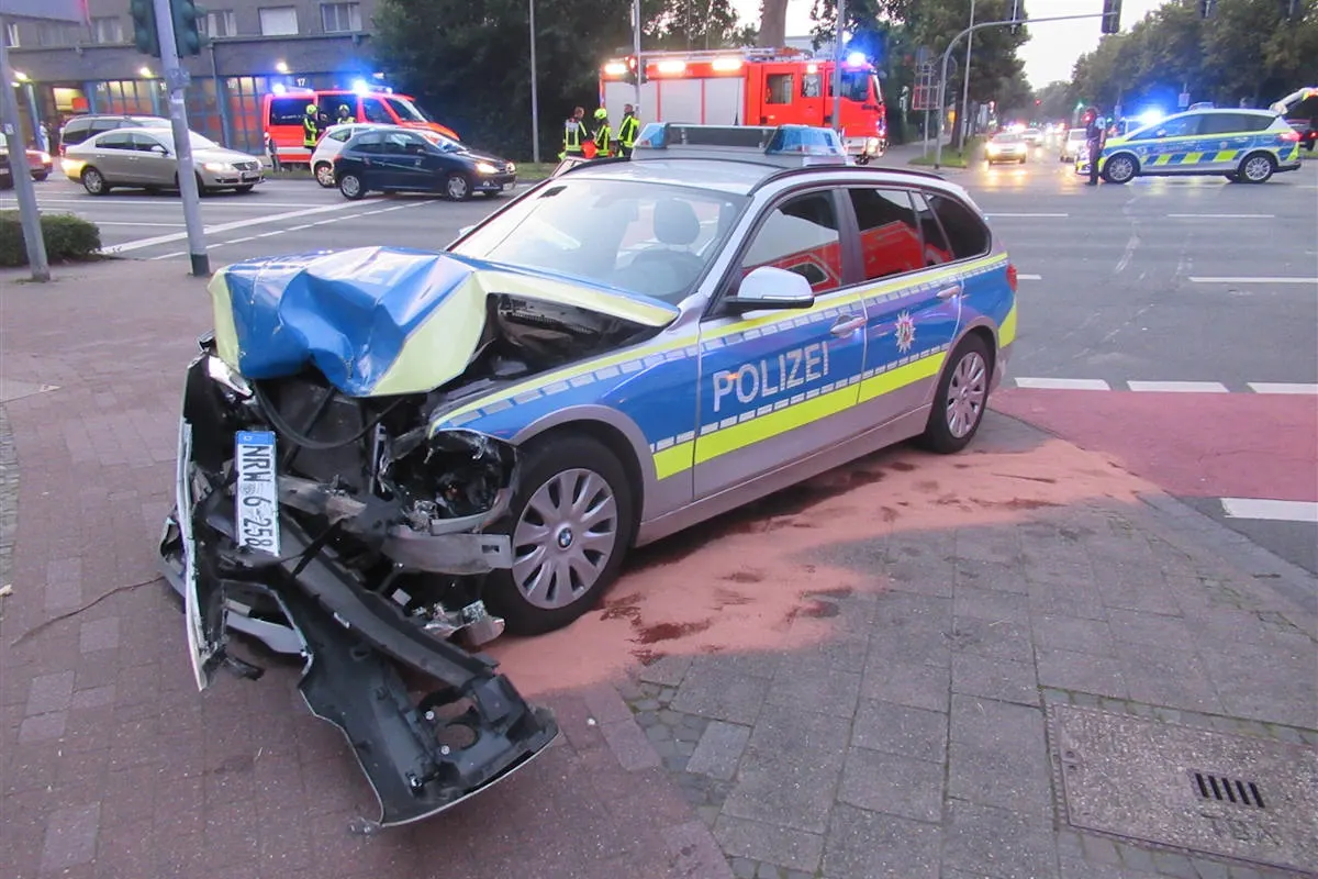 Münster – Polizeiwagen kollidiert mit Pkw