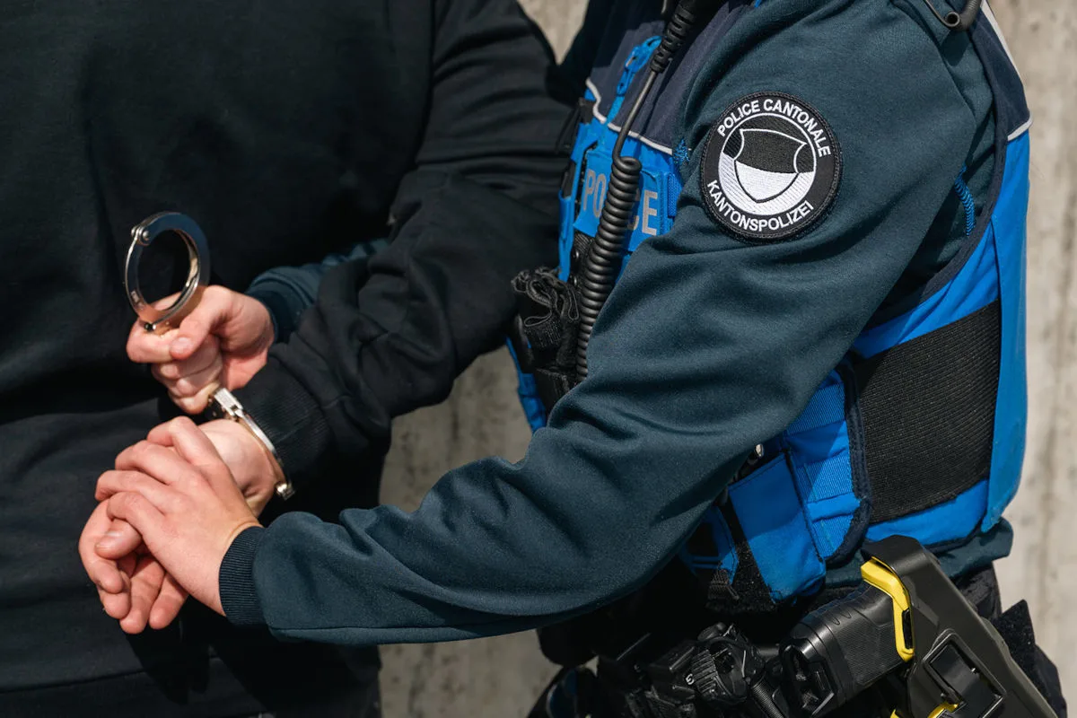 Vuadens FR – Vier junge Täter nach Raubüberfall festgenommen