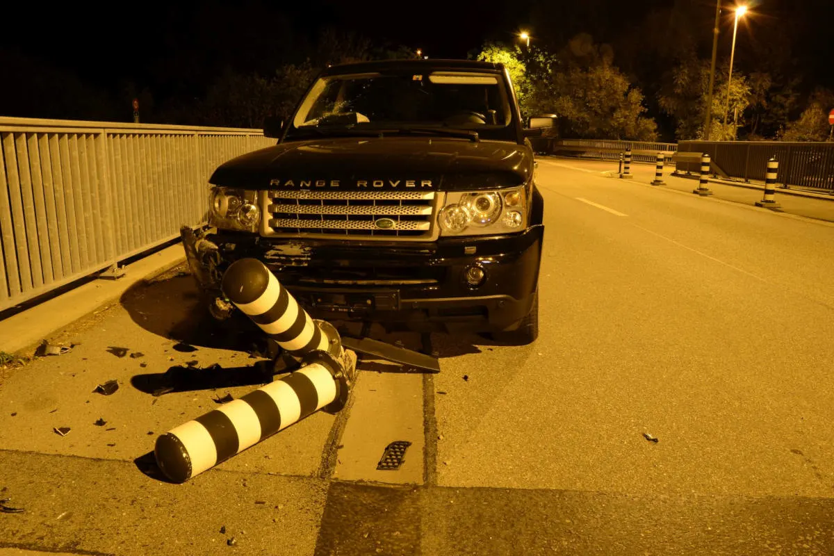 Itingen BL - Personenwagen verursacht Selbstunfall