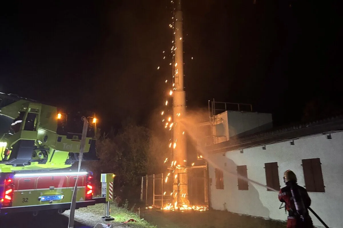 Seen ZH – Sendemast in Brand geraten