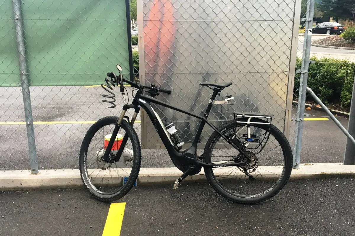 Näfels GL - Selbstunfall eines Fahrradlenkers