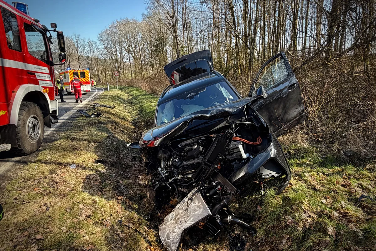 Herresbach – Drei Schwerverletzte nach frontaler Kollision