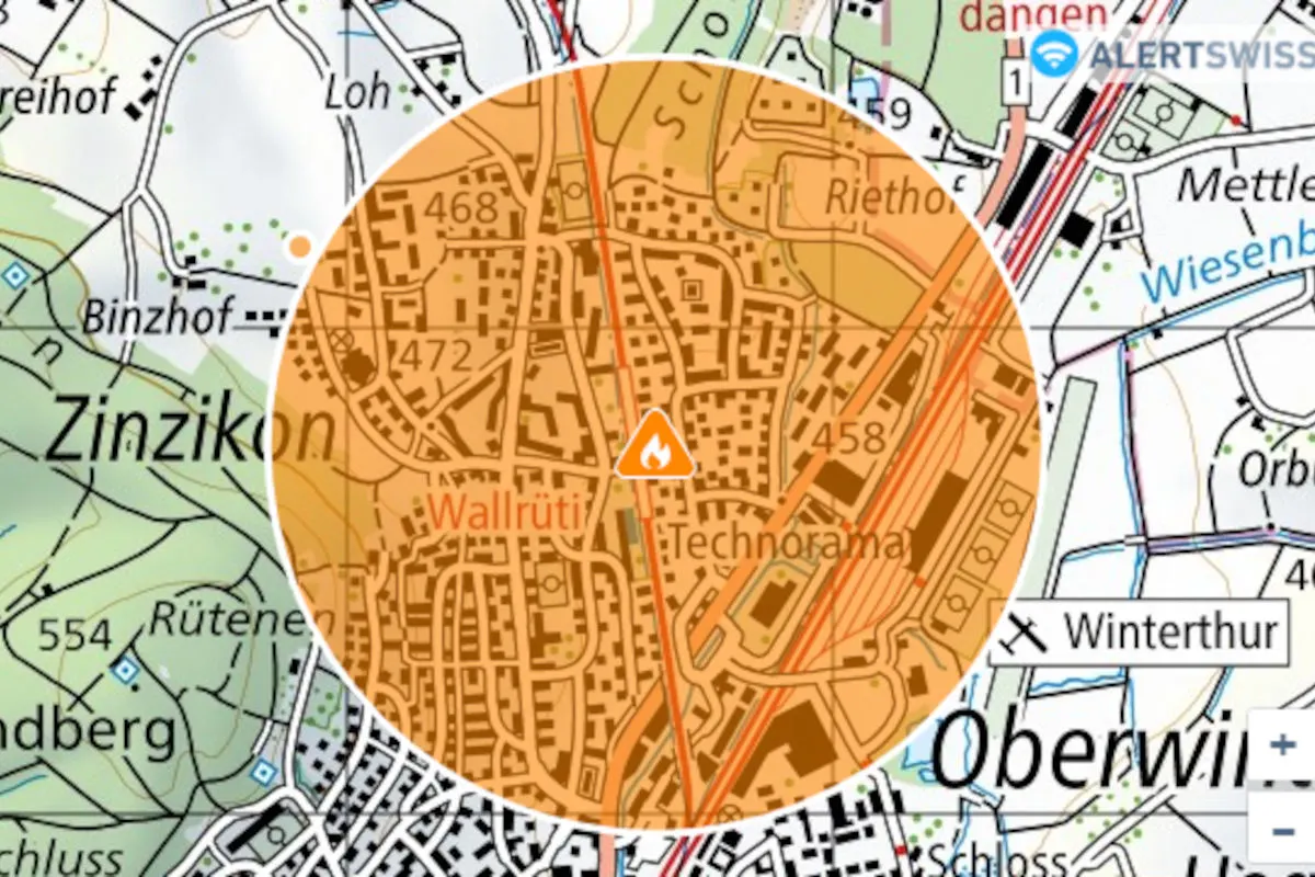 Auf der Karte ist ein orange markierter Bereich zu sehen, der einen Brandbereich um Wallrüti in Winterthur anzeigt.