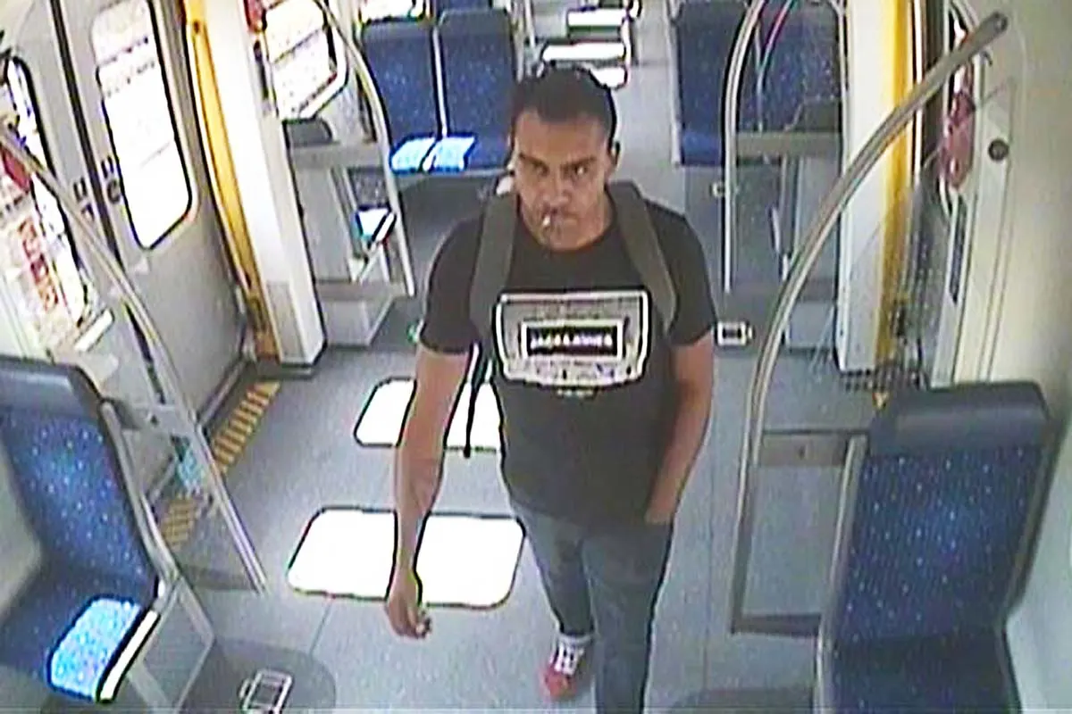 Öffentlichkeitsfahndung in München - Unbekannter masturbiert in S-Bahn vor 16-Jähriger
