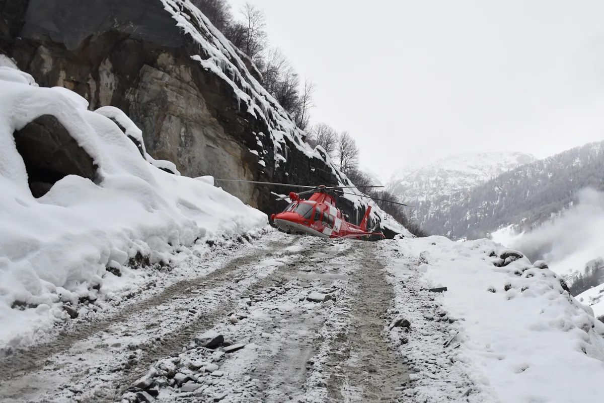 Vals GR - Schneerutsch reisst Mann in den Tod