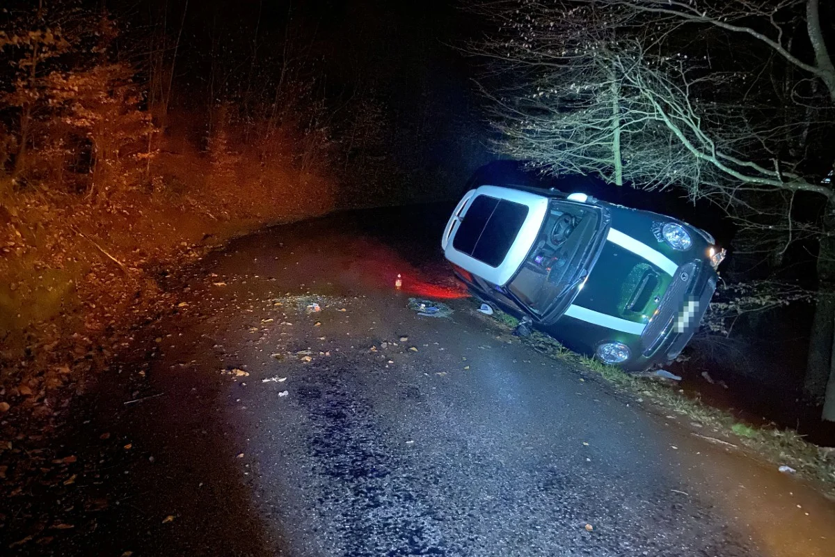 Neuenhof AG - Auto überschlägt sich