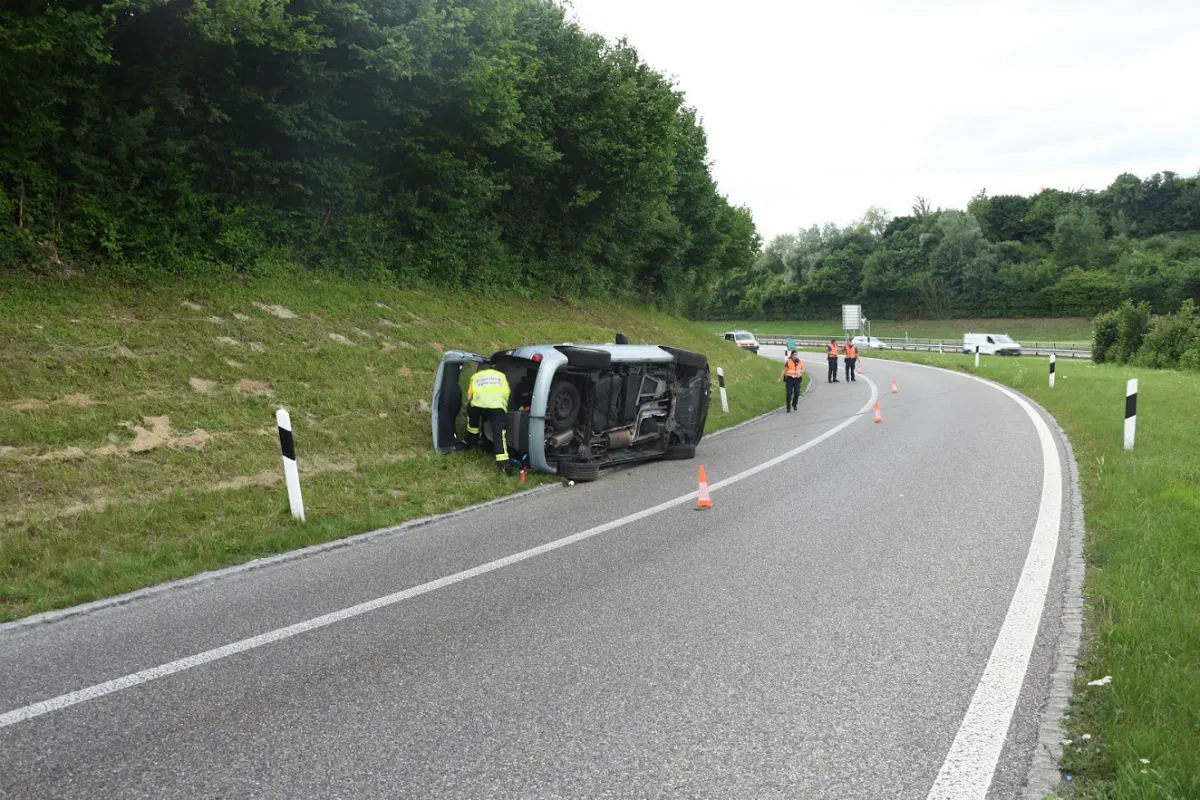 Wil SG - Auto einer alkoholisierten Lenkerin überschlagen