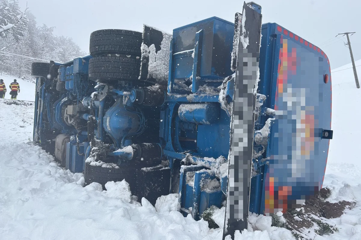 Ebersol SG – Tanklastwagen bei Unfall umgekippt