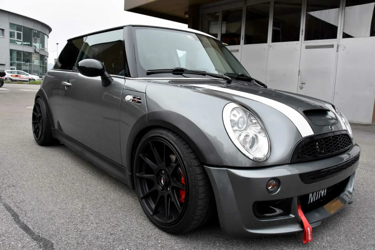 Stans NW -  Getunter Mini Cooper aus dem Verkehr gezogen