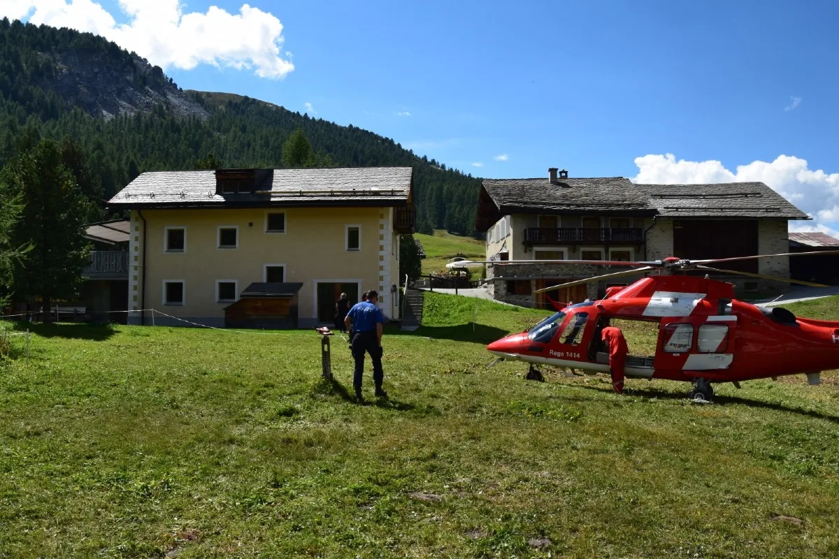 Sils/Segl Maria GR - 28-jähriger Mann stürzt von Dach