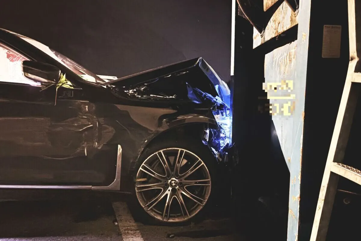 Glarus – Gefährliches Driften endet in Unfall