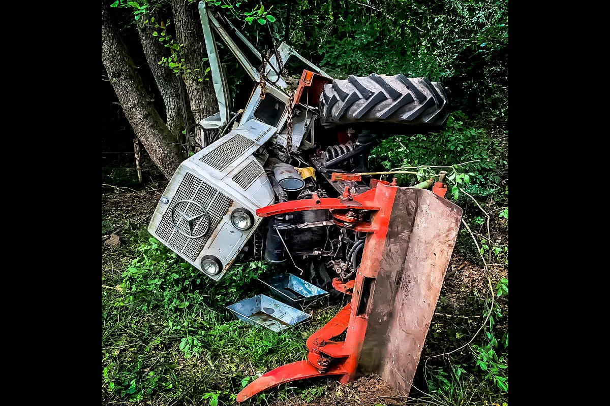 Stolberg – Traktor stürzte tiefe Böschung hinab