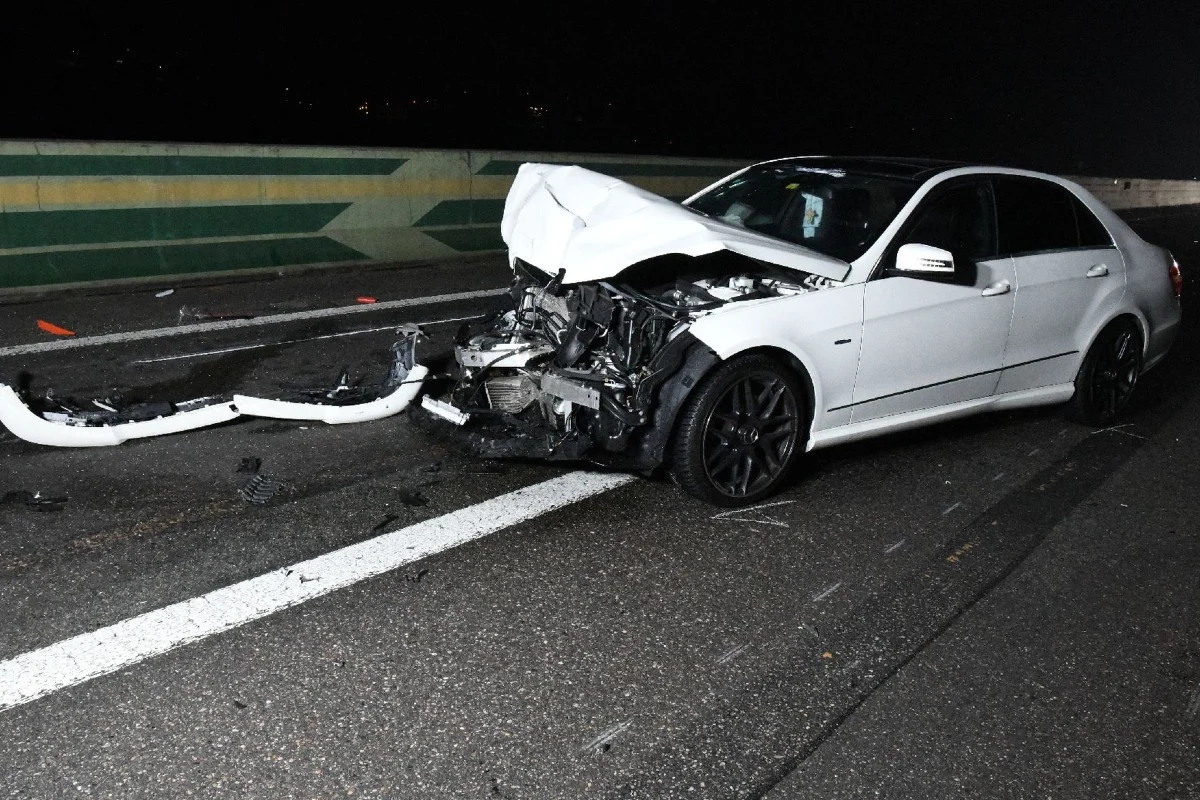Sissach BL - Flüchtendes Fahrzeug verursacht Unfall auf der A2 – zwei Personen geflüchtet