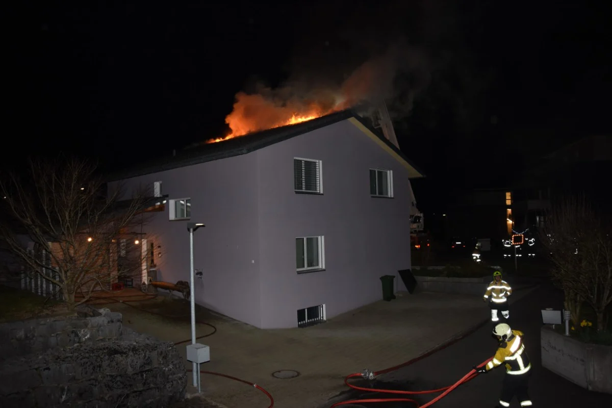 Berschis SG -  Fotovoltaikanlage in Brand geraten