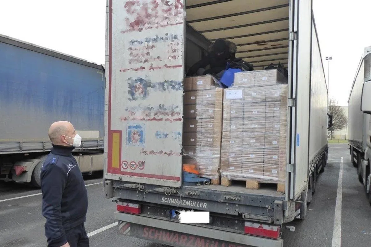Dresden - Illegale Personen im LKW entdeckt